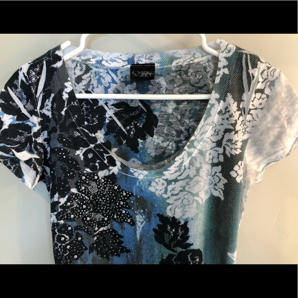 Daytrip floral embellished tee
